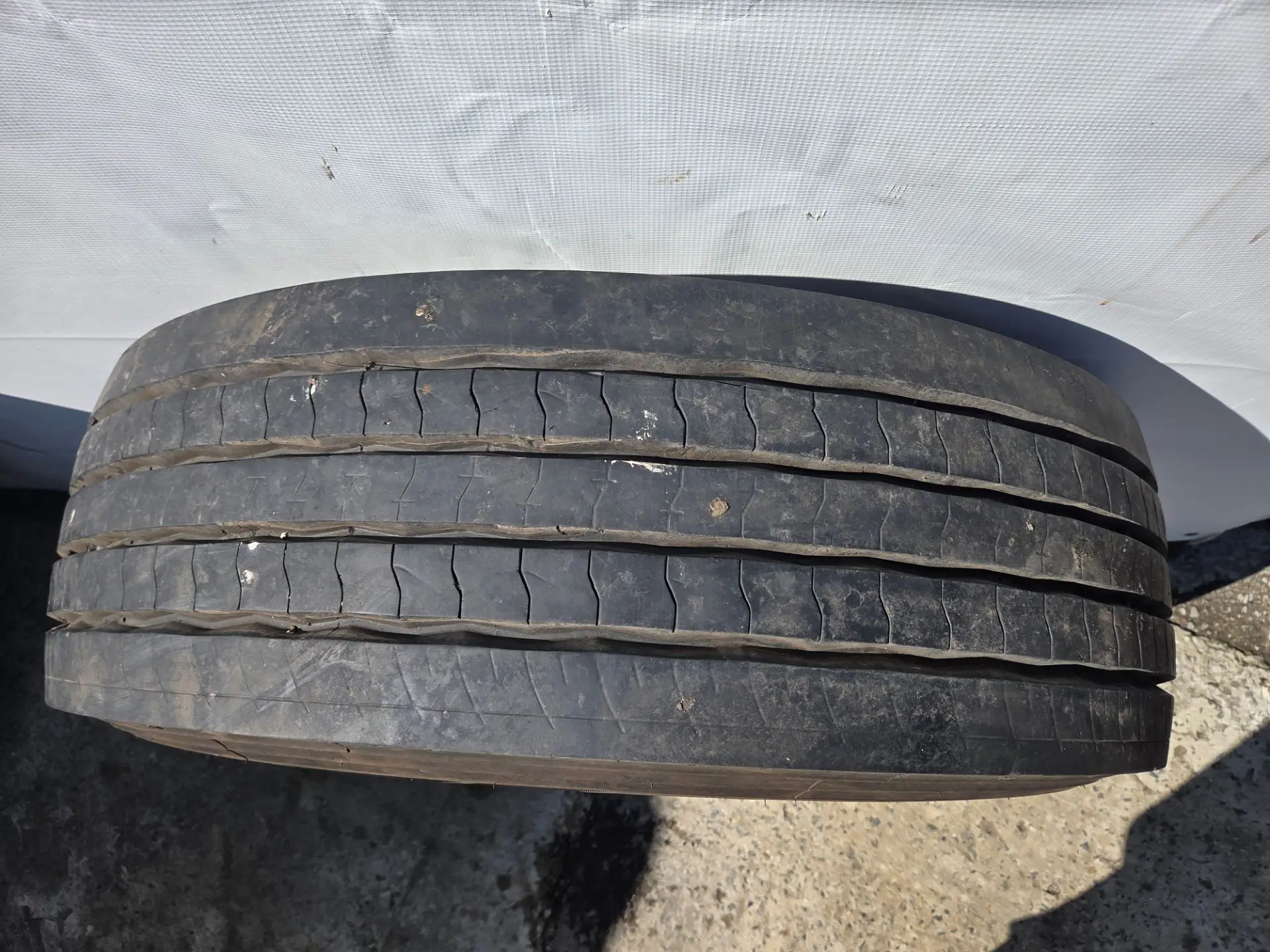 Шина 315/70 R22,5 (рулевая) б/у - 2